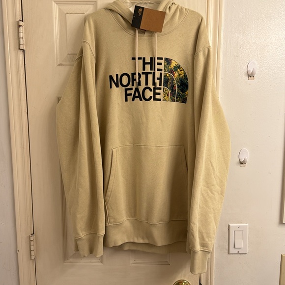 The North Face Men’s Hoodie - Picture 5 of 7